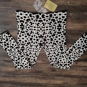 NWT Torn By Ronny Kobo Black and White Patterned Leggingd